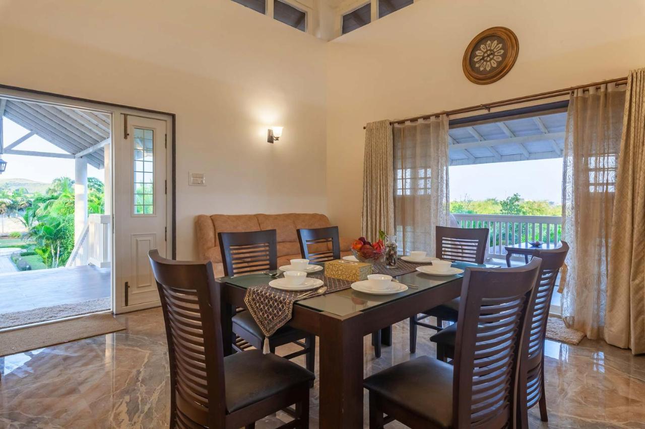 Stayvista'S Lake La Vie - Tranquil Lake-View Villa Amidst Farmland With Pool And Poolside Gazebo - Proximity To Sula Nashik Exteriör bild