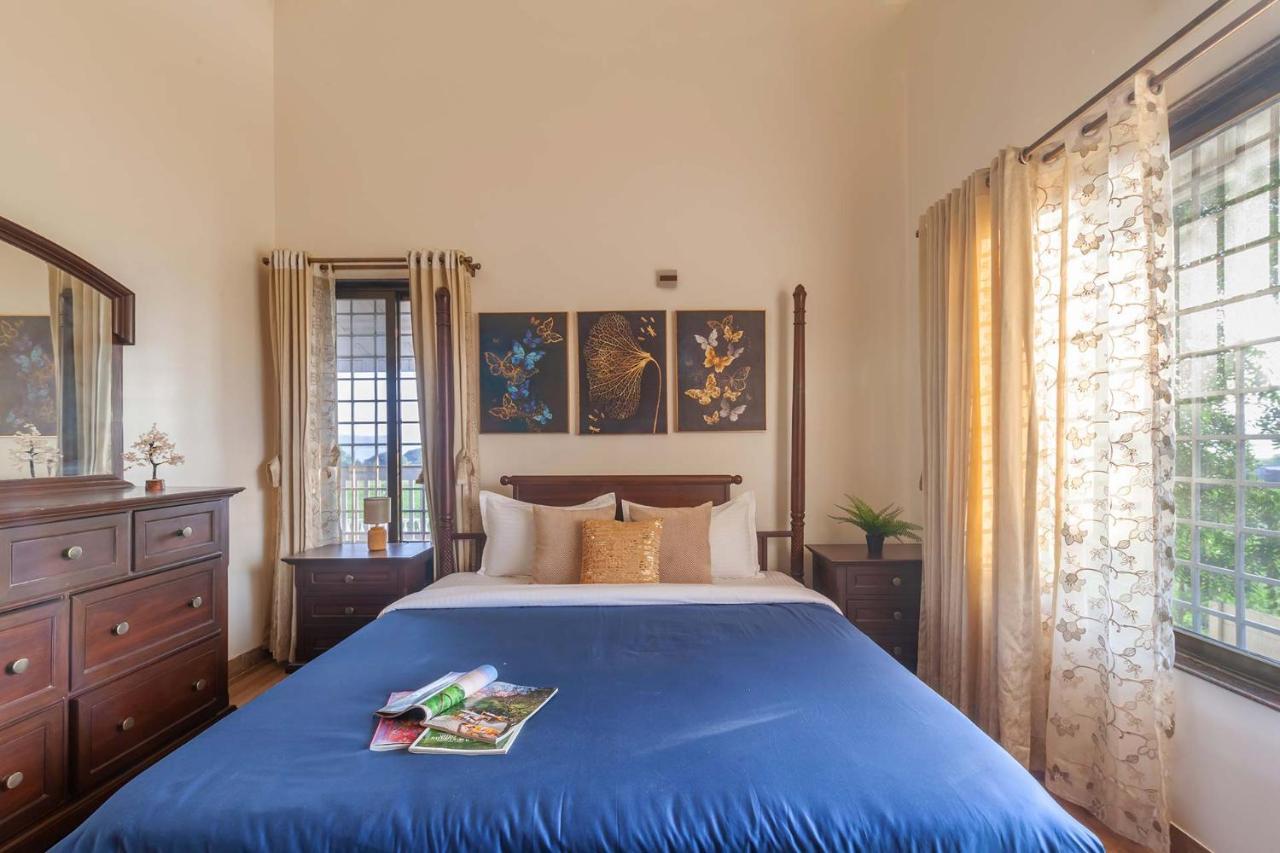 Stayvista'S Lake La Vie - Tranquil Lake-View Villa Amidst Farmland With Pool And Poolside Gazebo - Proximity To Sula Nashik Exteriör bild