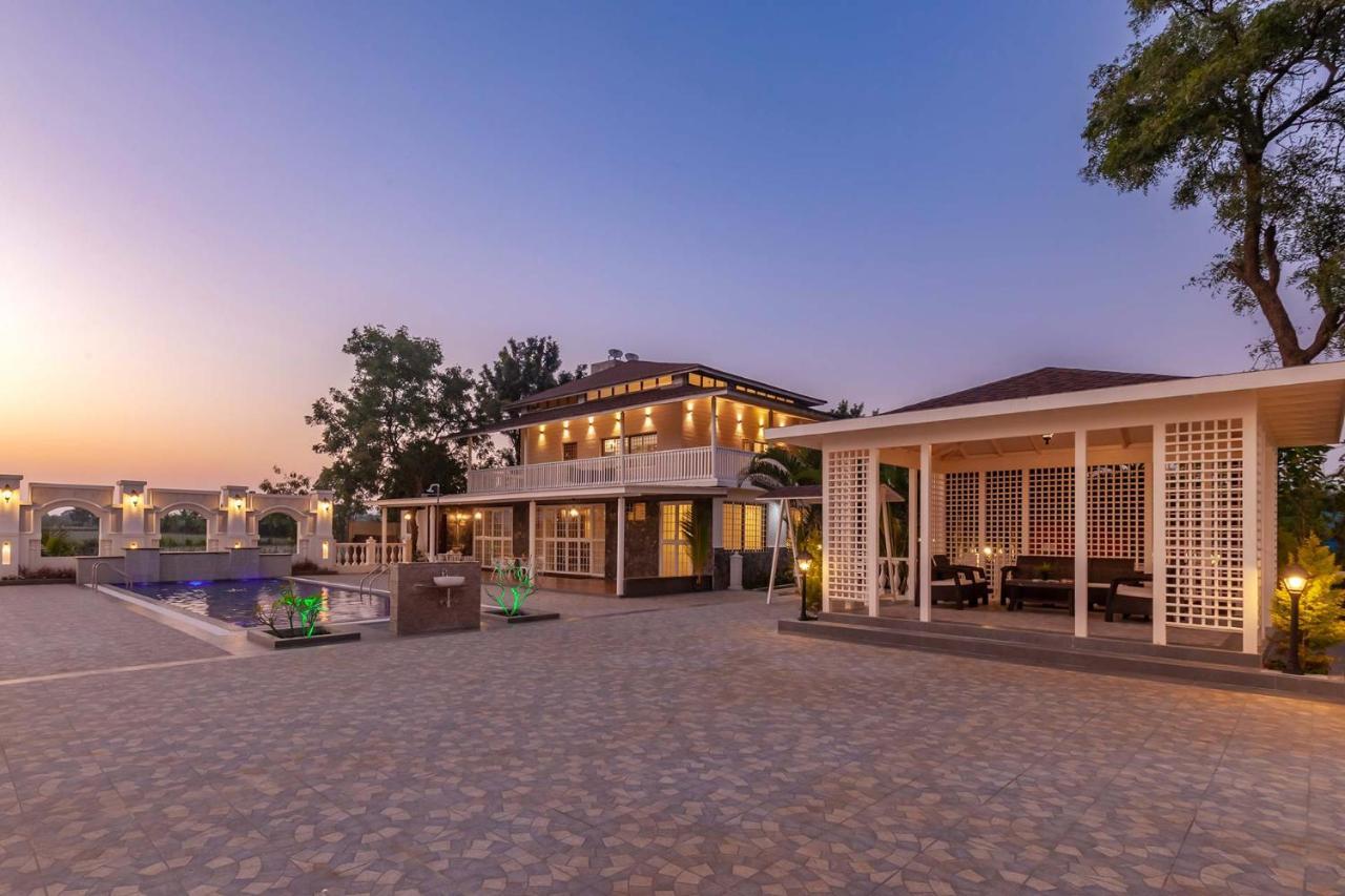 Stayvista'S Lake La Vie - Tranquil Lake-View Villa Amidst Farmland With Pool And Poolside Gazebo - Proximity To Sula Nashik Exteriör bild